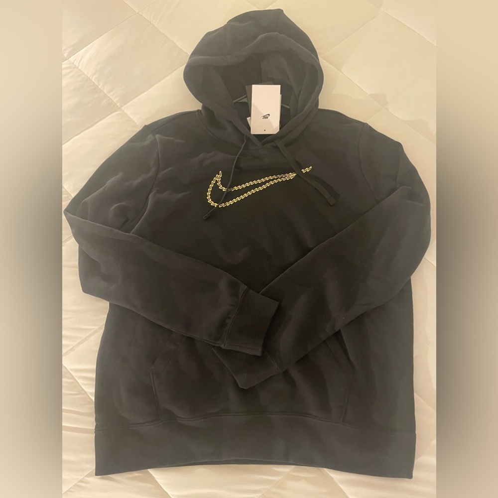 NWT Women’s Nike Hoodie, Size Medium